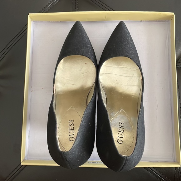 Guess Shoes - Picture 5 of 7
